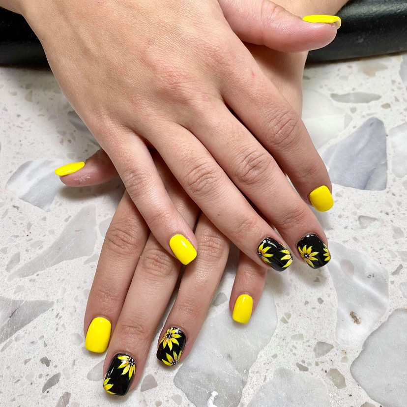 Glamour Nails Salon & Spa nail photo 1